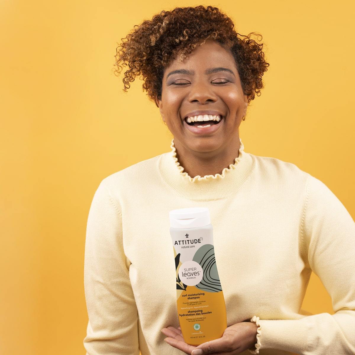 Super Leaves - Curl Moisturizing Shampoo - Model with product_en?_model?